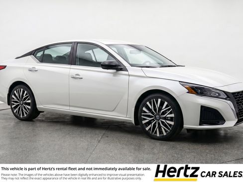 Used 2025 Nissan Altima 2.5 SV FWD image 1