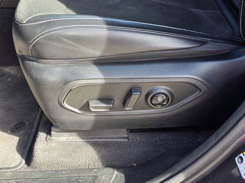 Used 2021 Jeep Grand Cherokee L Laredo image 12