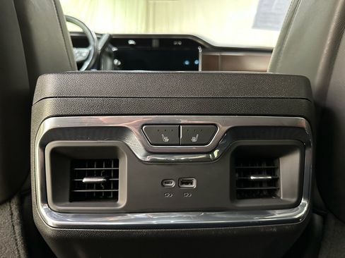 Used 2025 GMC Sierra 2500 Denali Ultimate AWD/4WD image 19