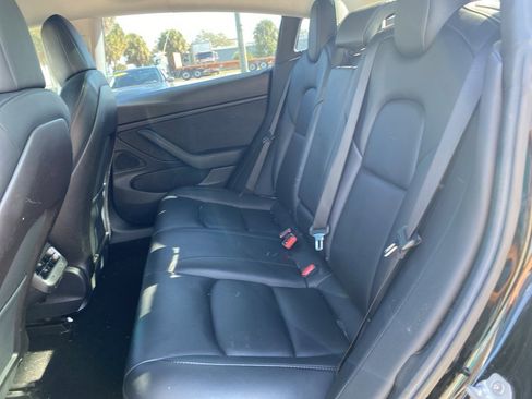 Used 2019 Tesla Model 3 image 11