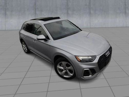 Used 2022 Audi Q5 2.0T Premium Plus AWD/4WD image 2