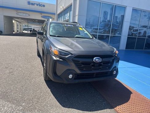 Used 2024 Subaru Outback Premium image 3