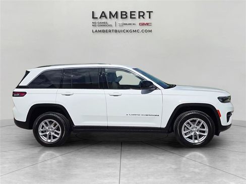 Used 2023 Jeep Grand Cherokee Laredo w/ Luxury Tech Group I AWD/4WD image 6