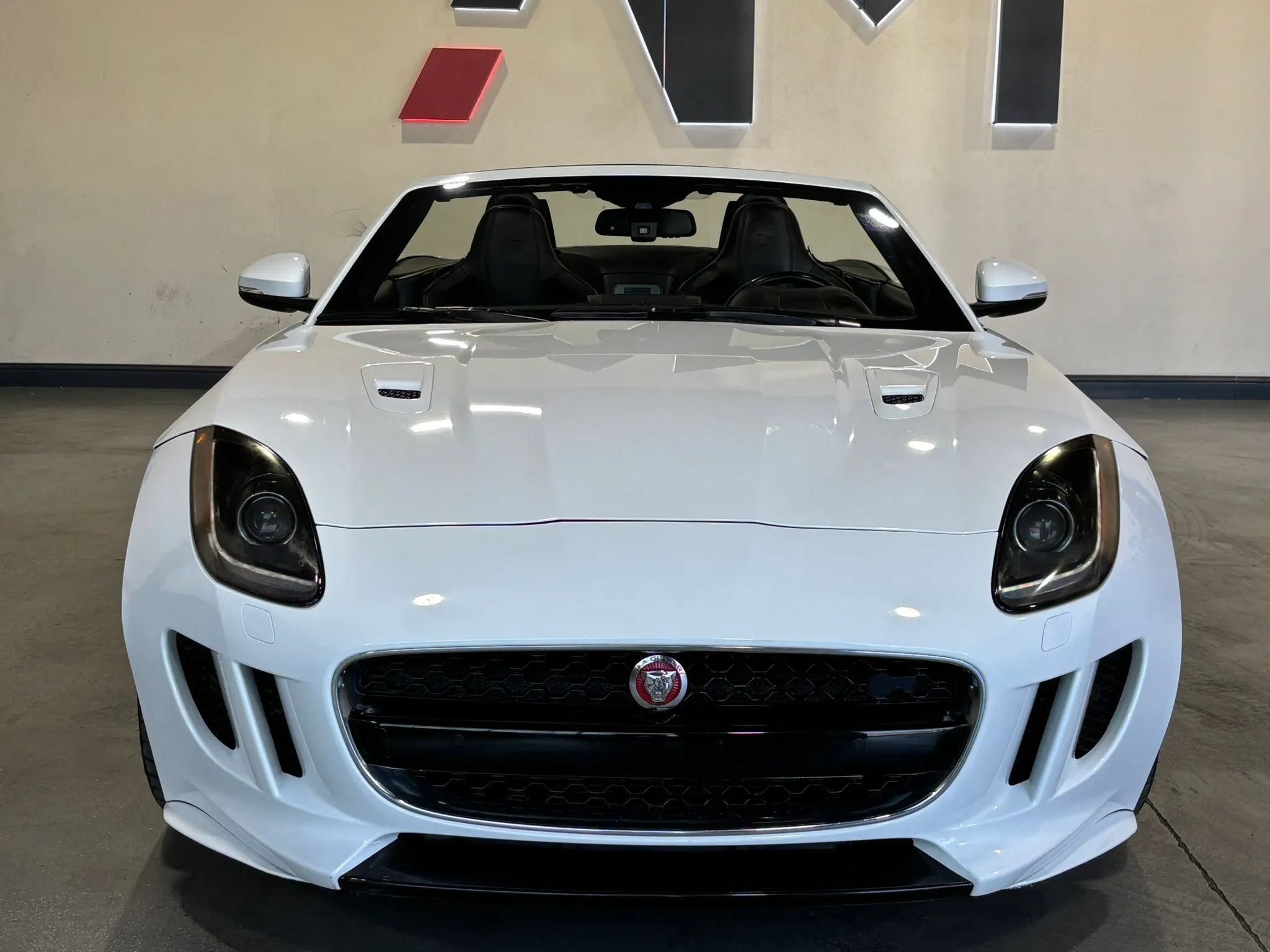 Used 2017 Jaguar F-TYPE R AWD/4WD image 4