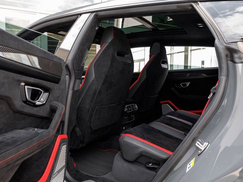 Used 2023 Lamborghini Urus Performante image 34