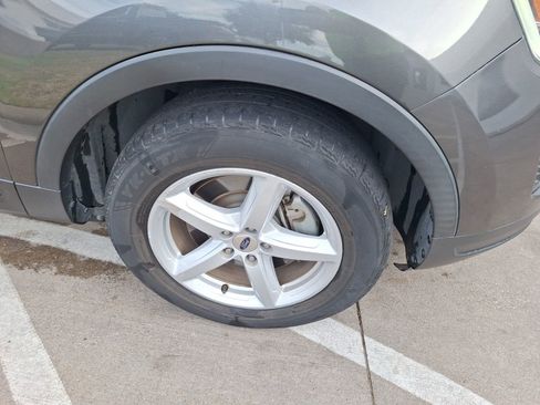 Used 2019 Ford Explorer XLT w/ Equipment Group 202A image 11