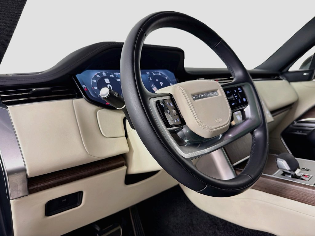 Certified 2024 Land Rover Range Rover SE AWD/4WD image 9