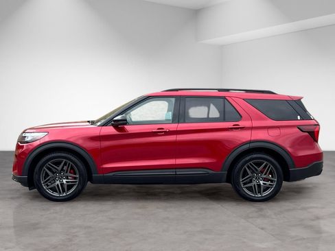 Used 2025 Ford Explorer ST w/ Sun And Sound Package AWD/4WD image 3
