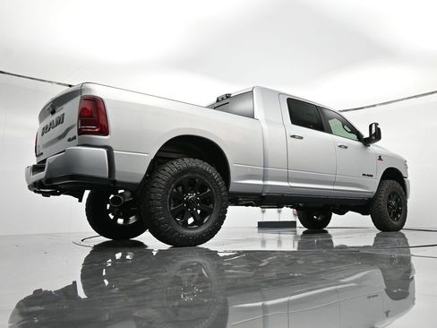 New 2026 RAM 2500 Laramie AWD/4WD image 22