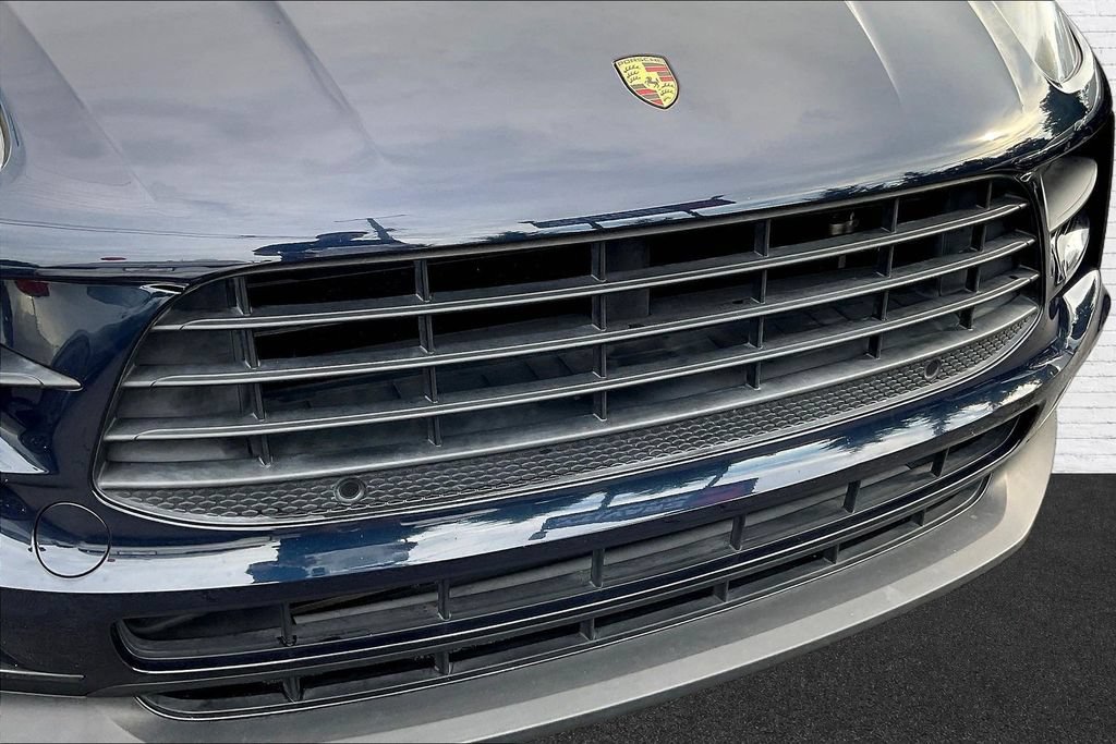 Used 2020 Porsche Macan AWD/4WD image 30