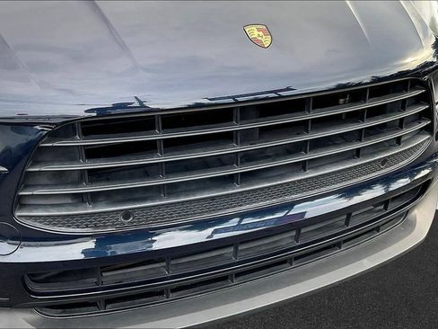 Used 2020 Porsche Macan AWD/4WD image 30