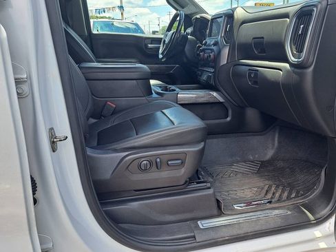 Used 2022 Chevrolet Silverado 1500 LTZ AWD/4WD image 3