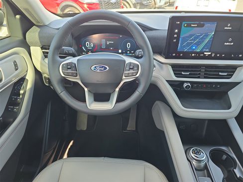New 2026 Ford Explorer Active image 9