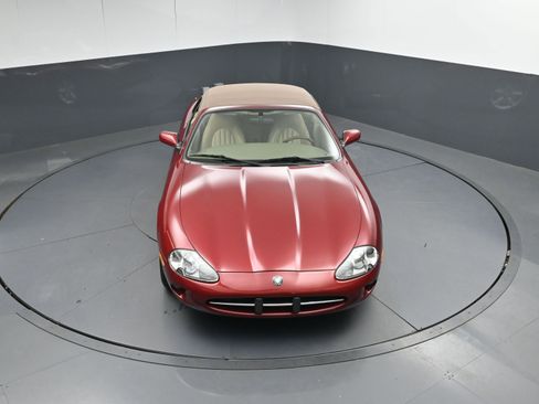 Used 1998 Jaguar XK8 Convertible image 40