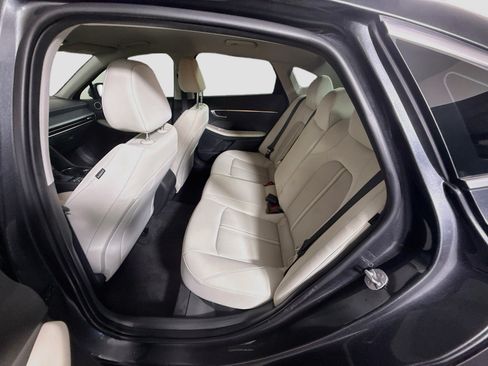 Used 2025 Hyundai Sonata SE FWD image 25