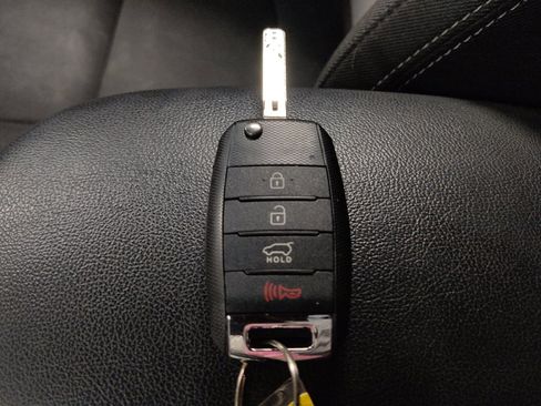 Used 2019 Kia Soul + FWD image 32