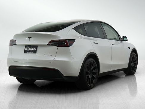 Used 2023 Tesla Model Y Long Range image 5