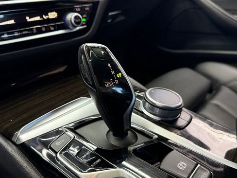 Used 2019 BMW 530i RWD image 21