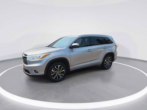 Used 2014 Toyota Highlander Limited FWD image 4