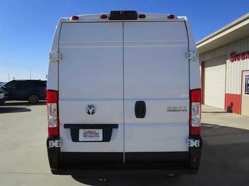 Used 2025 RAM ProMaster 2500 w/ Convenience Group image 8