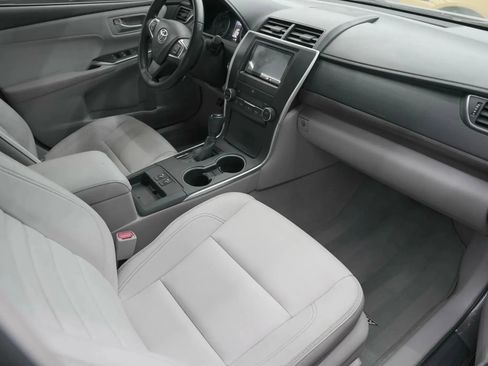Used 2015 Toyota Camry XLE w/ Moonroof Package FWD image 11