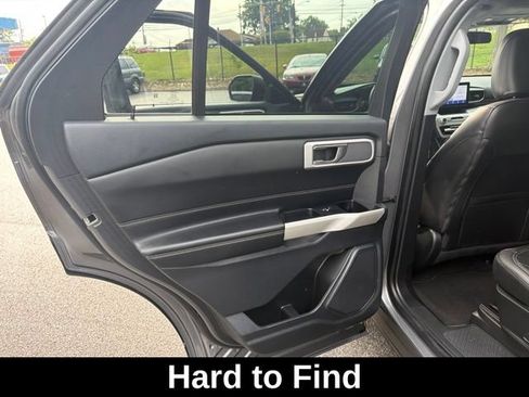 Used 2022 Ford Explorer XLT w/ Equipment Group 202A AWD/4WD image 14