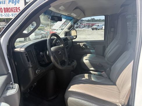Used 2017 GMC Savana 2500 RWD image 13