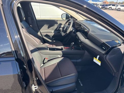 New 2025 Nissan Kicks SR FWD image 10