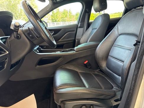 Used 2017 Jaguar F-PACE Prestige AWD/4WD image 10