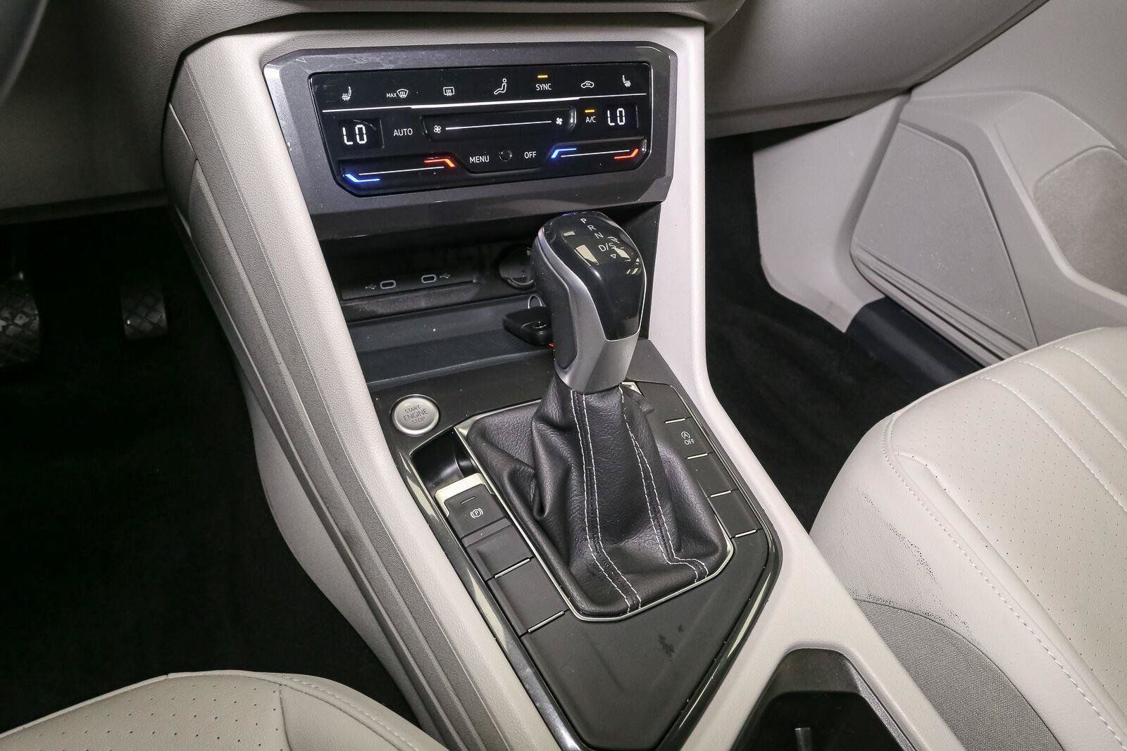Certified 2023 Volkswagen Tiguan SE w/ Panoramic Sunroof Package FWD image 38