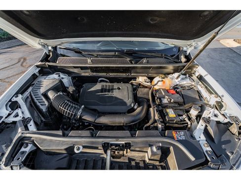 Used 2023 GMC Acadia SLE w/ Driver Convenience Package image 30