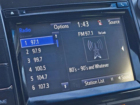 Used 2015 Toyota Camry XLE image 24