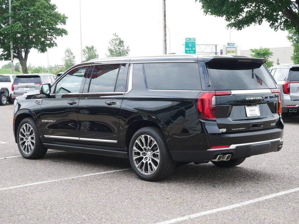 New 2026 GMC Yukon XL Denali w/ Denali Reserve Package AWD/4WD image 5