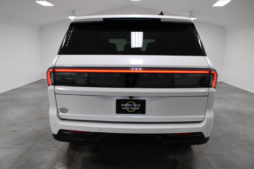 New 2026 Lincoln Navigator Reserve AWD/4WD image 7