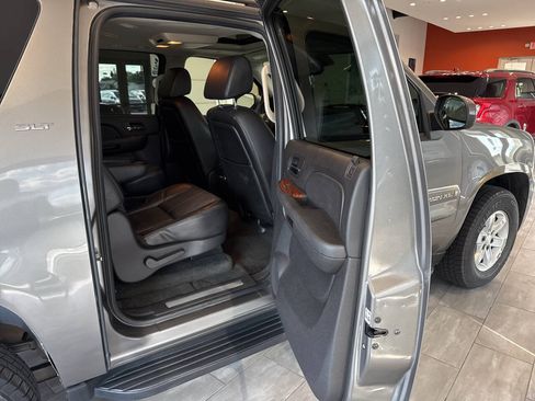 Used 2007 GMC Yukon XL SLT w/ SLT Preferred Equipment Group AWD/4WD image 37