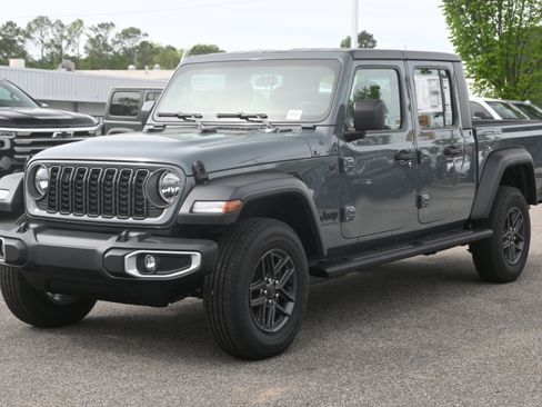 New 2026 Jeep Gladiator Sport AWD/4WD image 5