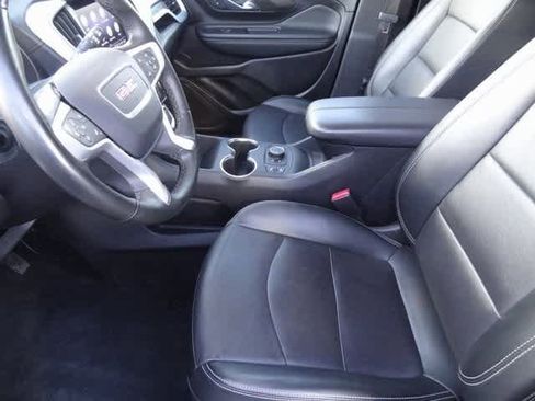 Used 2024 GMC Terrain SLT image 6