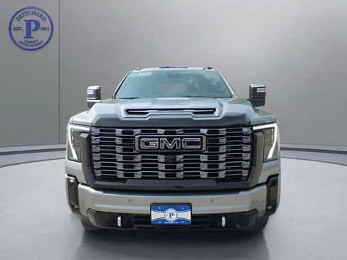 Used 2025 GMC Sierra 3500 Denali Ultimate AWD/4WD image 2