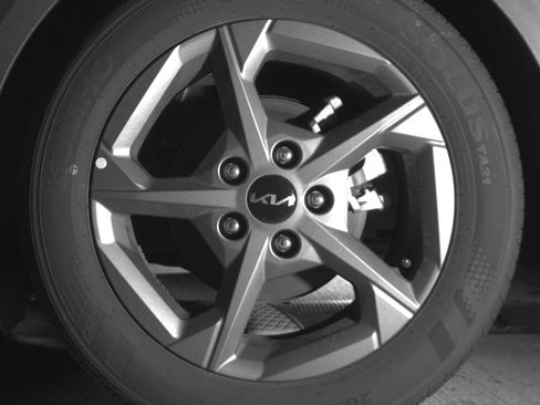 Used 2025 Kia K4 FWD image 14