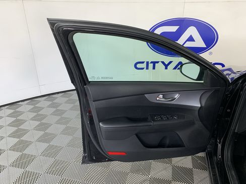 Used 2022 Kia Forte LXS FWD image 13