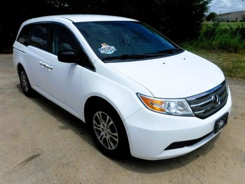 Used 2013 Honda Odyssey EX image 2