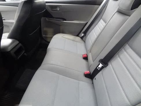 Used 2017 Toyota Camry SE w/ Protection Package (Q2) FWD image 11