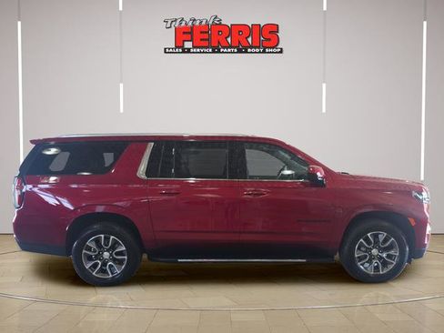 Used 2022 Chevrolet Suburban LT image 4