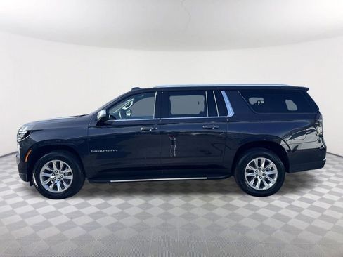 Used 2025 Chevrolet Suburban Premier RWD image 8