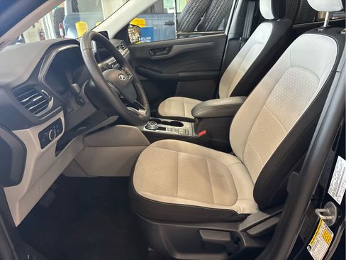 Used 2025 Ford Escape Active w/ Cold Weather Package AWD/4WD image 26