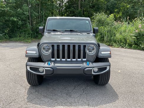 Used 2022 Jeep Wrangler Unlimited Sahara w/ Cold Weather Group AWD/4WD image 2