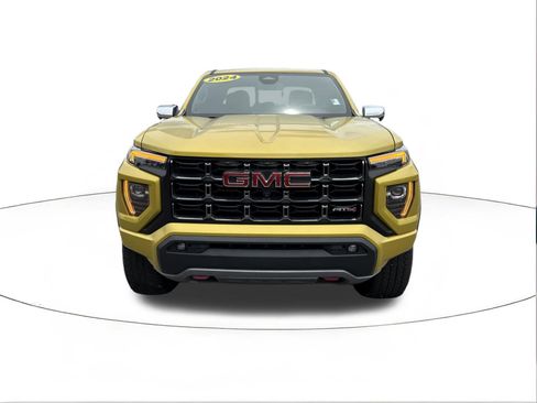 Used 2024 GMC Canyon AT4 w/ Technology Package AWD/4WD image 8