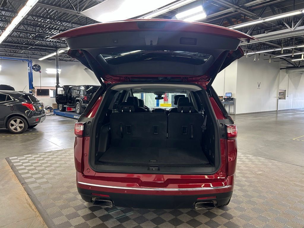Used 2019 Chevrolet Traverse Premier w/ Driver Confidence II Package FWD image 7