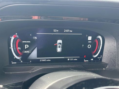 Used 2024 Nissan Pathfinder Platinum w/ Cargo Package image 9