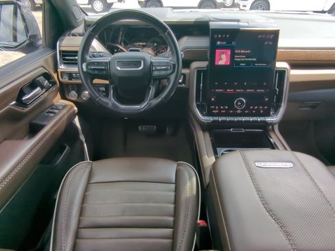 Used 2025 GMC Yukon XL Denali Ultimate w/ LPO, Floor Liner Package AWD/4WD image 14